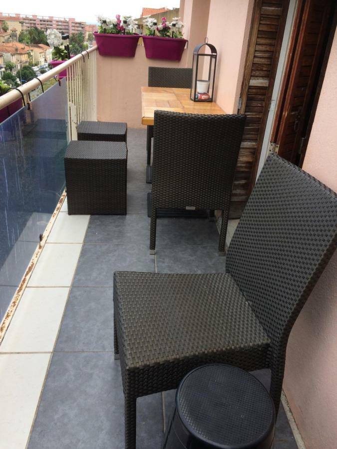 Chambre Dans Guest House Borrigo مينتون المظهر الخارجي الصورة