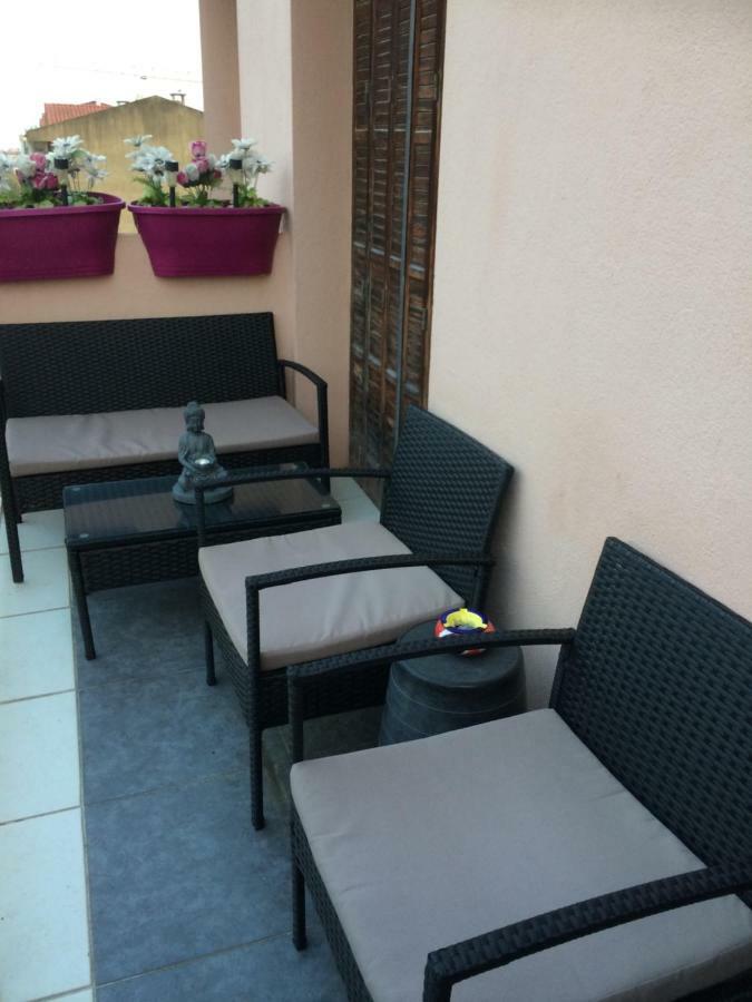 Chambre Dans Guest House Borrigo مينتون المظهر الخارجي الصورة